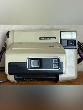 Kodak Partystar HS144-10 Trimprint Instant Color Film Electronic Flash Camera